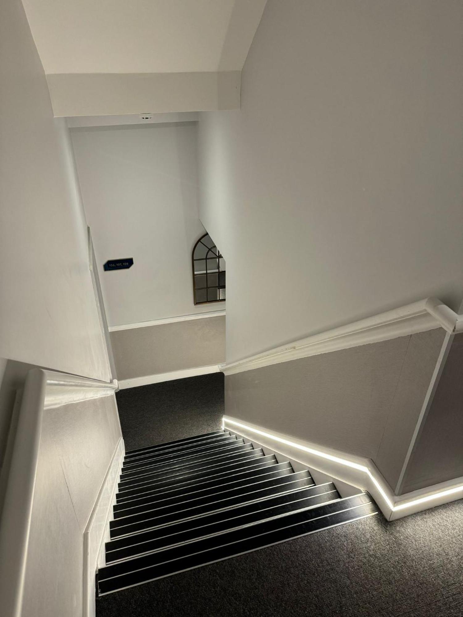 Nox Richmond Aparthotel Richmond  Ngoại thất bức ảnh